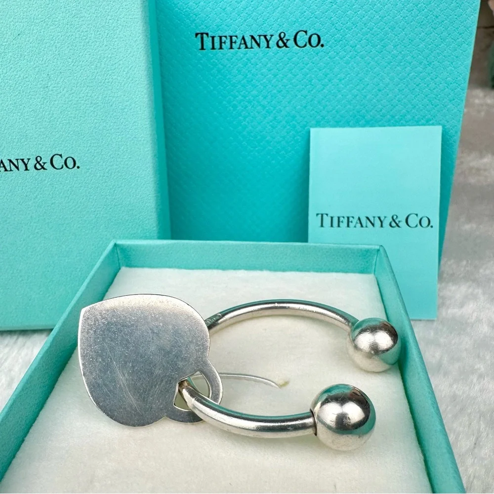 Tiffany & Co 925 Silver Keyring Charm VERY NICE. GREAT GIFT IDEA! - Picture 5 of 8